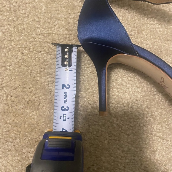Jewel by Badgley Mischka Size 7 Heels - Picture 8 of 8
